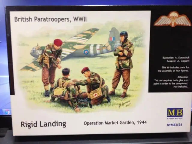 โมเดลฟิกเกอร์ Master Box 1/35 MB3534 RIGID LANDING BRITISH PARATROOPER 1/35