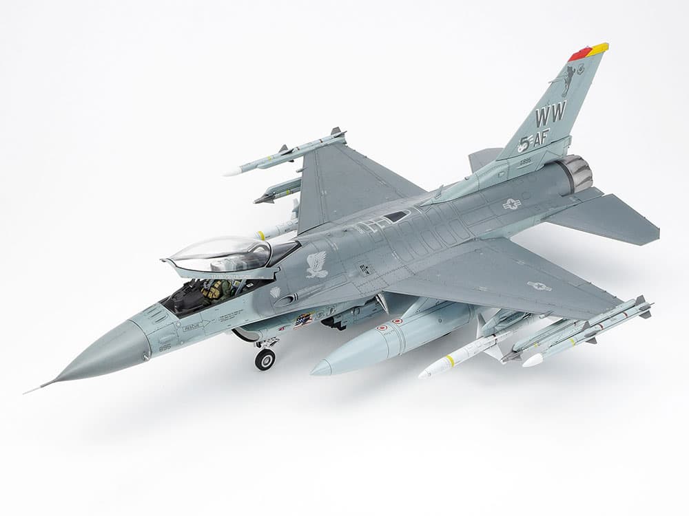 Tamiya 1/48 F-16CJ Fighting Falcon (TA61098)